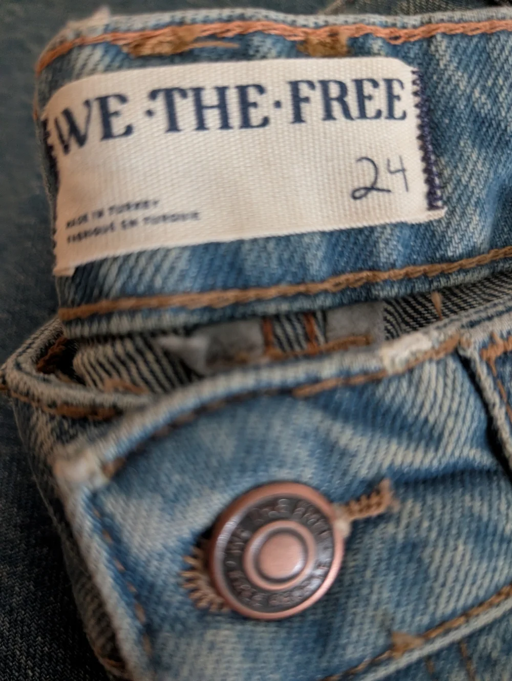 We The Free Flora Jeans, Yellowstone Edition, Sold Out, Size 24, nwot - Picture 5 of 6